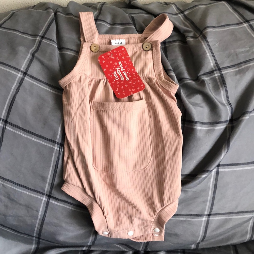 Newborn 6-9 months- onesies